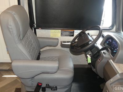 2025 Winnebago Adventurer - Photo 8