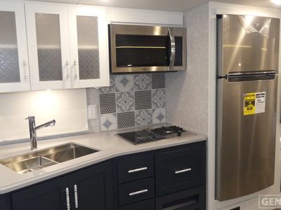 2025 Winnebago Adventurer - Photo 7