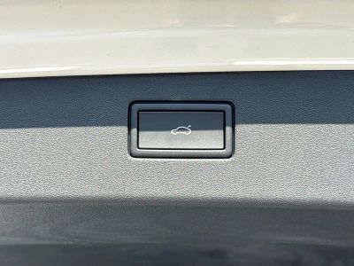 2026 Volkswagen Tiguan — photo 12 view