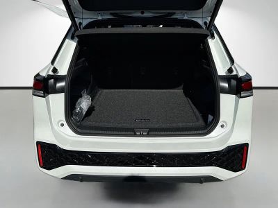 2026 Volkswagen Tiguan — photo 11 view