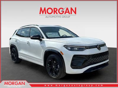 2026 Volkswagen Tiguan SE R-Line Black in White Pearl — front three-quarter view