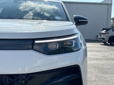 2026 Volkswagen Tiguan — photo 9 view