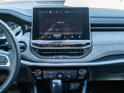 2024 Jeep Compass - Photo 25
