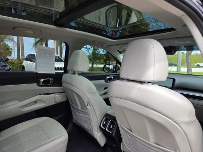 2025 Kia Sorento — photo 12 view