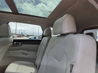 2025 Kia Sorento — photo 19 view