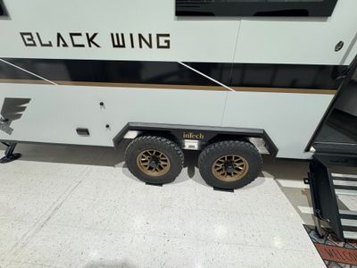 2026 Intech BLACK WING — photo 9 view