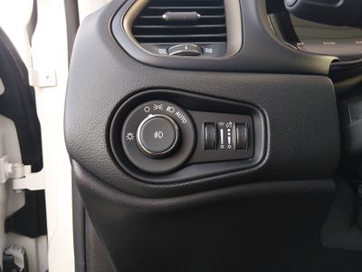 2023 Jeep Renegade - Photo 13