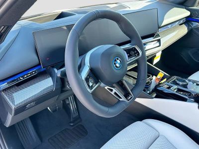 2026 BMW i5 — photo 7 view