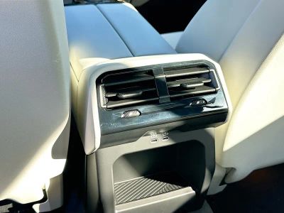 2026 BMW i5 — photo 20 view