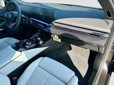 2026 BMW i5 — photo 24 view