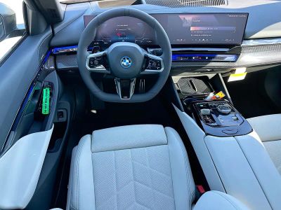 2026 BMW i5 — photo 17 view
