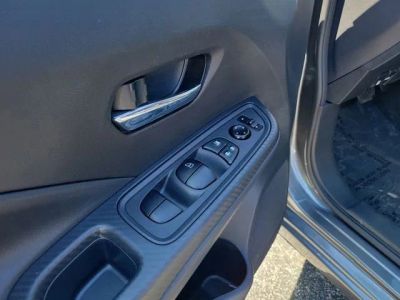 2025 Nissan Versa — photo 8 view