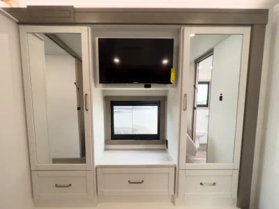 2027 Entegra VISION XL — photo 17 view