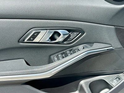 2021 BMW 3 Series — photo 16 view