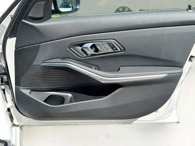 2021 BMW 3 Series — photo 27 view