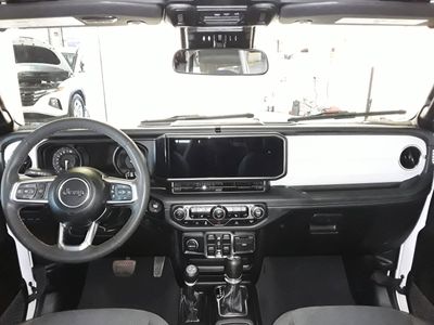 2024 Jeep Wrangler 4xe - Photo 12