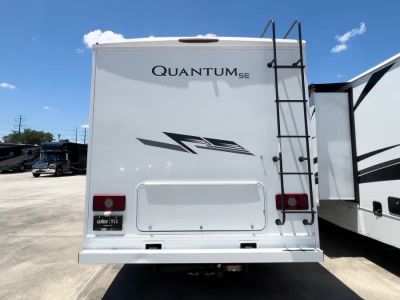 2025 Thor Motor Coach QUANTUM — photo 28 view