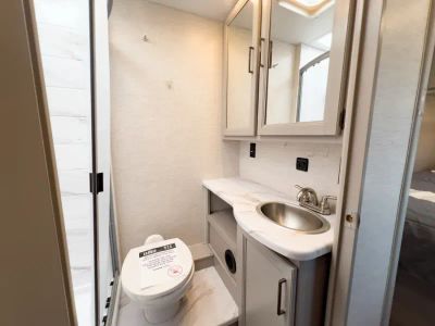 2025 Thor Motor Coach QUANTUM — photo 14 view