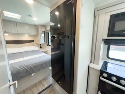 2025 Thor Motor Coach QUANTUM — photo 12 view