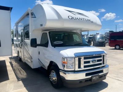 2025 Thor Motor Coach QUANTUM — front three-quarter view
