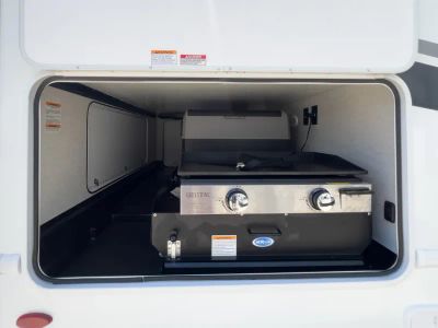 2025 Thor Motor Coach QUANTUM — photo 27 view