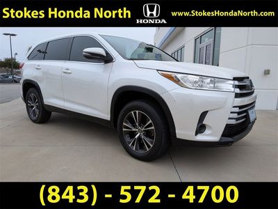 2019 Toyota Highlander - Photo 2