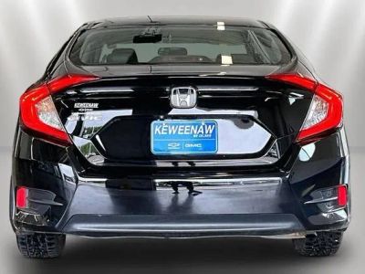 2016 Honda Civic — detail view