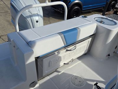 2026 Robalo 230 CC - Photo 14