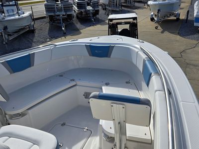 2026 Robalo 230 CC - Photo 2