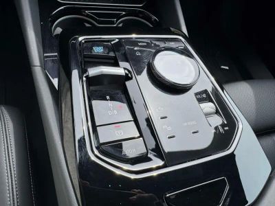 2025 BMW i5 — photo 13 view