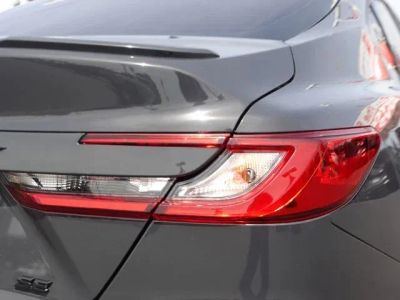 2025 Toyota Camry — photo 7 view