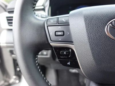 2025 Toyota Camry — photo 13 view
