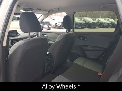2023 Nissan Rogue SV - Photo 18