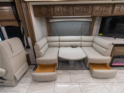 2026 Fleetwood Discovery LXE - Photo 9