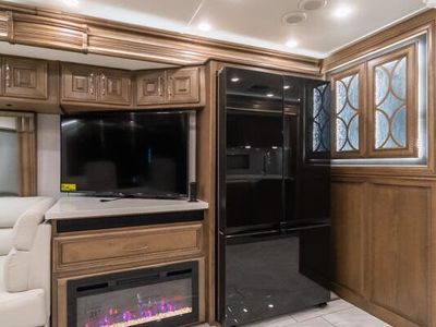 2026 Fleetwood Discovery LXE - Photo 10