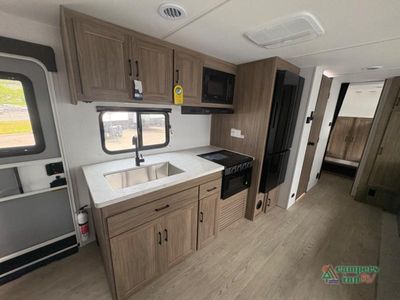 2026 Coachmen RV Freedom Express Select — photo 21 view