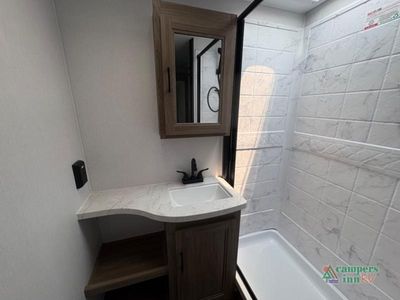 2026 Coachmen RV Freedom Express Select — photo 40 view