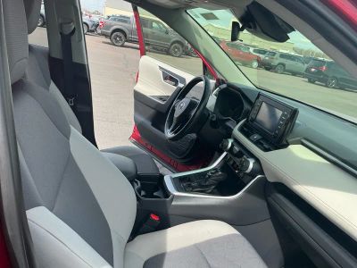 2019 Toyota RAV4 — photo 20 view