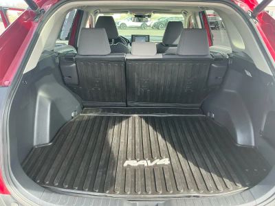 2019 Toyota RAV4 — photo 17 view