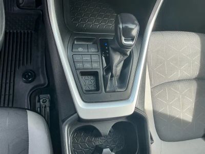 2019 Toyota RAV4 — photo 12 view