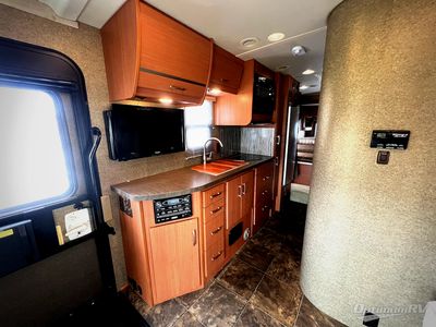 2013 Itasca Navion iQ - Photo 10