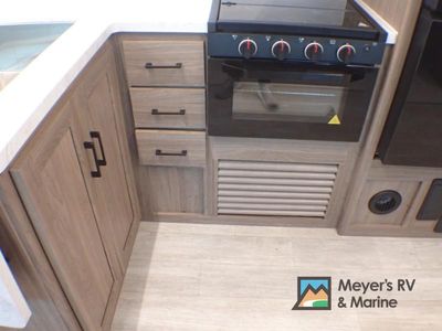 2026 Coachmen RV Freedom Express Select - Photo 16