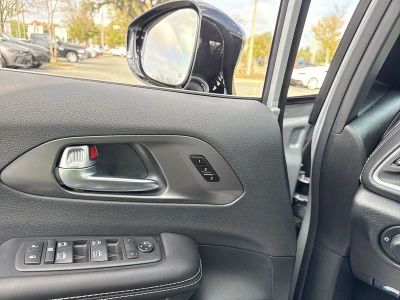 2026 Chrysler Pacifica — photo 12 view