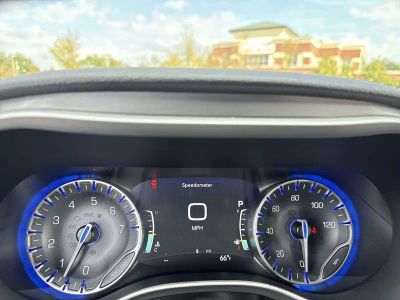 2026 Chrysler Pacifica — photo 17 view