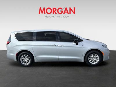2026 Chrysler Pacifica — side profile view