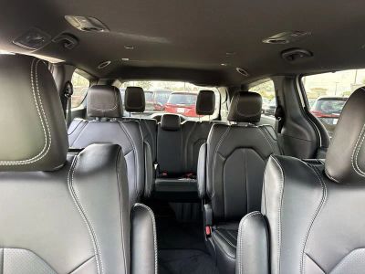 2026 Chrysler Pacifica — photo 30 view