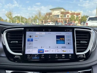 2026 Chrysler Pacifica — photo 22 view