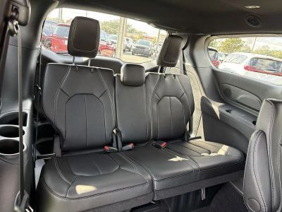 2026 Chrysler Pacifica — photo 26 view