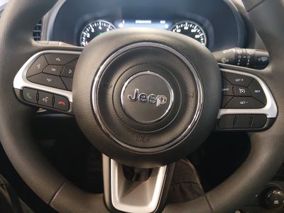 2023 Jeep Renegade - Photo 12
