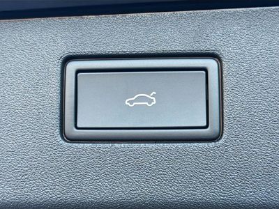 2026 Volkswagen Tiguan — photo 12 view